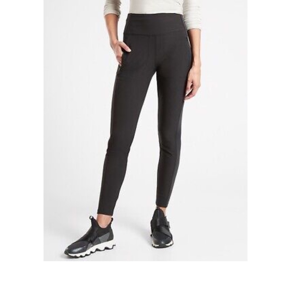 ATHLETA Headlands Hybrid Tight 10 NWT!